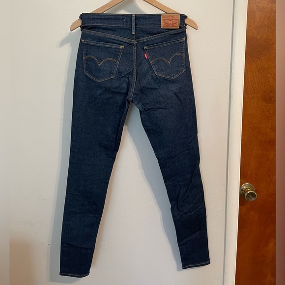 Levi's Dark Indigo Women's Skinny Jeans - Picture 2 of 4